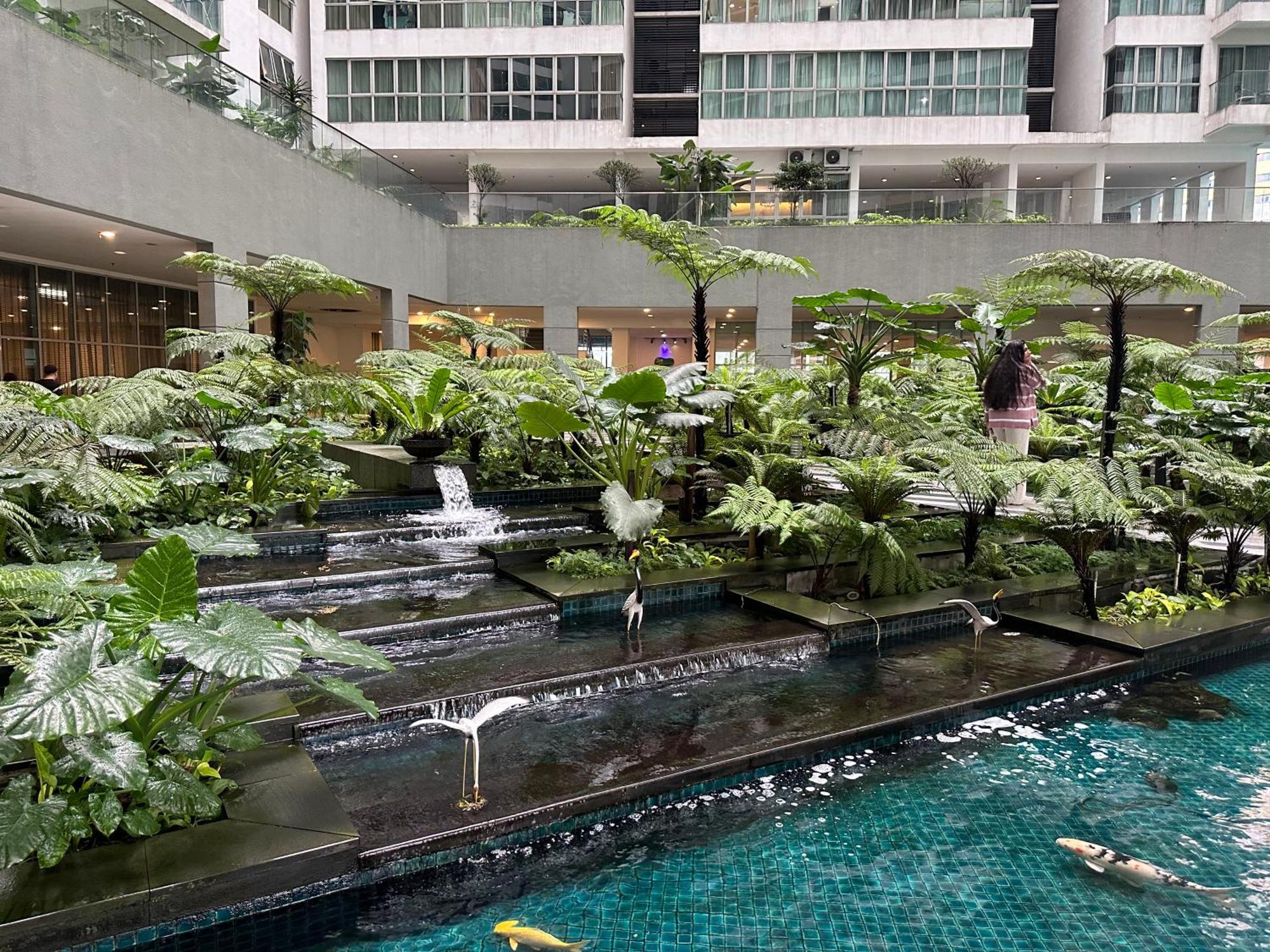 Modern Bauhaus Studio At Regalia Klcc Infinity Pool กัวลาลัมเปอร์ ภายนอก รูปภาพ