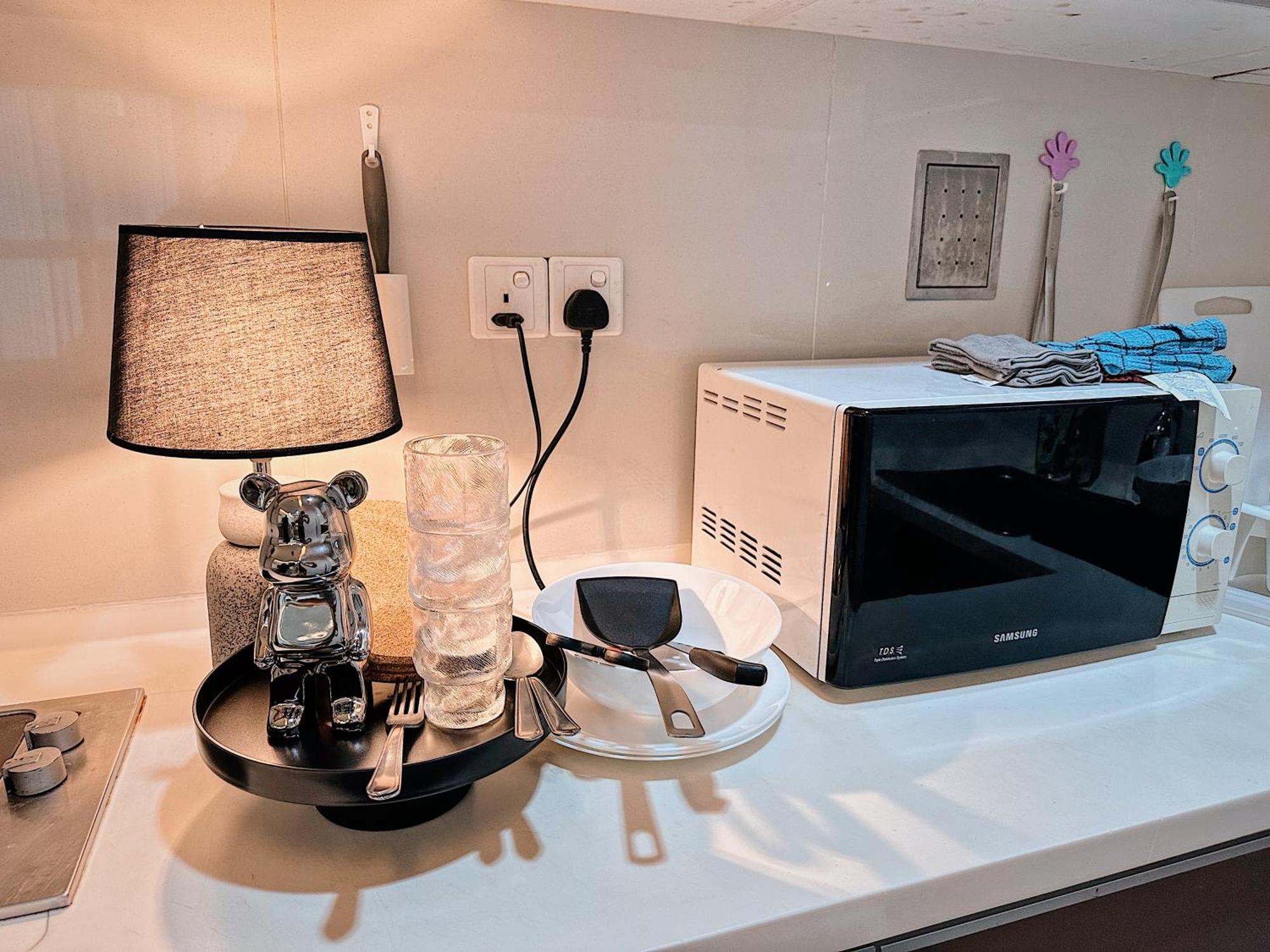 Modern Bauhaus Studio At Regalia Klcc Infinity Pool กัวลาลัมเปอร์ ภายนอก รูปภาพ