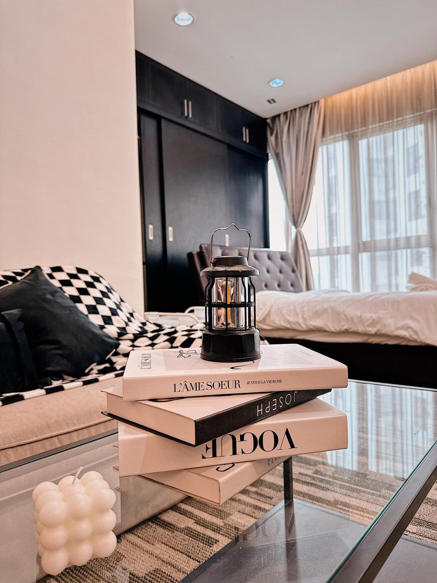 Modern Bauhaus Studio At Regalia Klcc Infinity Pool กัวลาลัมเปอร์ ภายนอก รูปภาพ